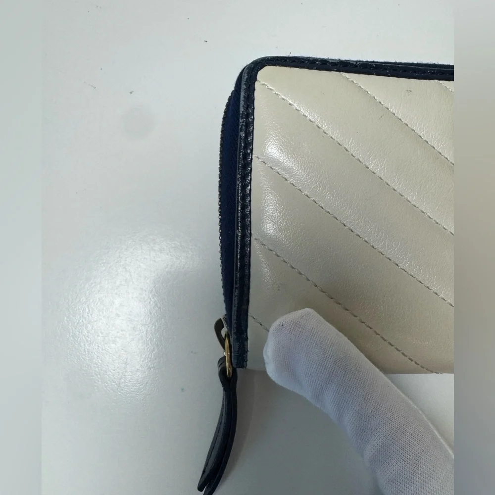 Gucci Women’s Round Long GG Marmont White and Navy Wallet